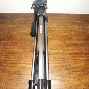 Camera tripod